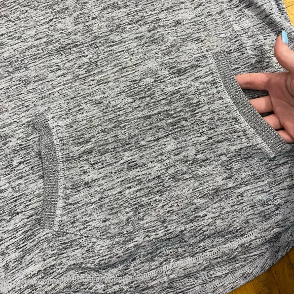 90 degree grey sweatshirt - Picture 4 of 6